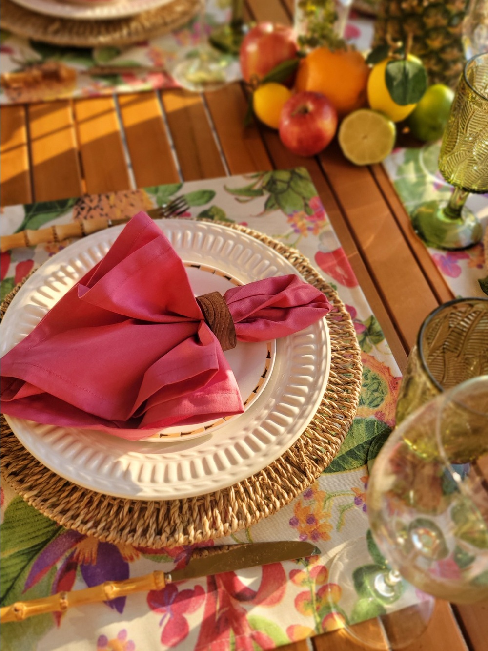 Tropical Table setting set with placemats, napkins and Napkin Rings